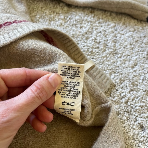 Woolrich Women's Wool Blend Christmas Holiday Sweater Size XL Beige Reindeer - Picture 10 of 11